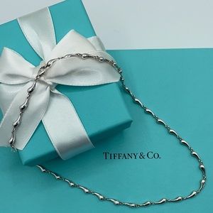 🎁Tiffany & Co Continuous Teardrop Necklace